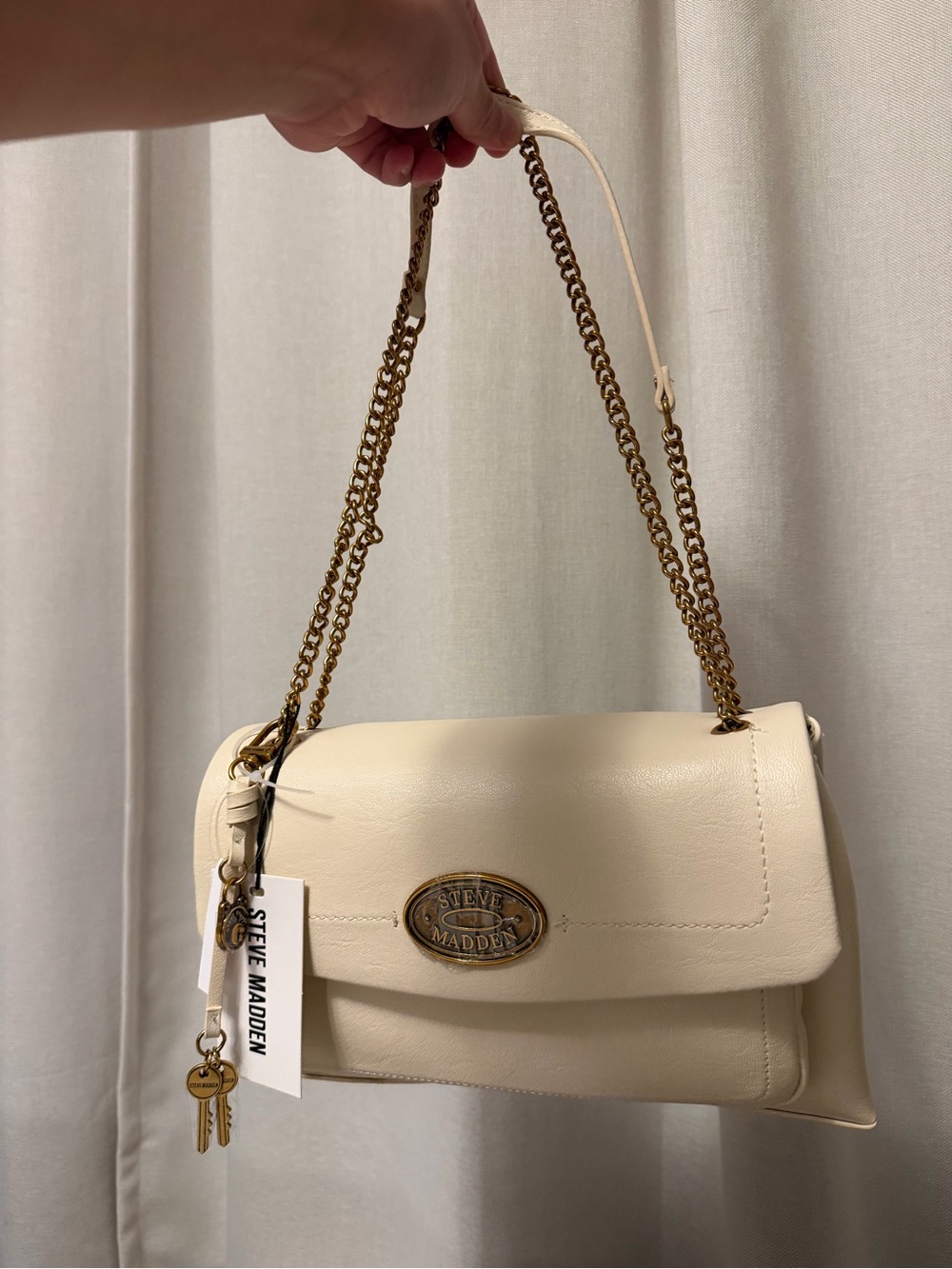 Steve Madden Ivory Shoulder Bag with Gold Chain